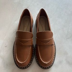 Schutz “Christie Nappa Leather Flat.” Never worn. Size 7. Fits like a 7.5.